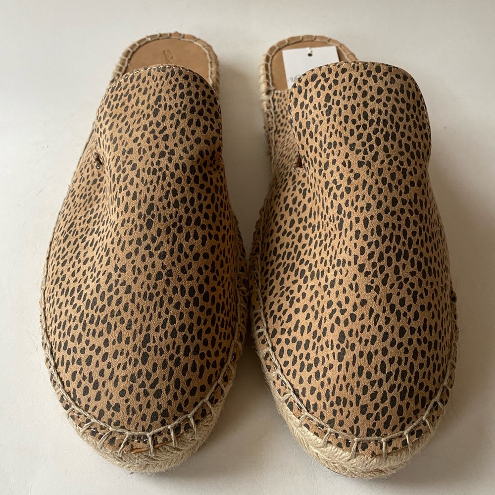 NWT Slip ons - Picture 4 of 5